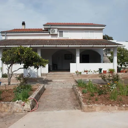 Apartman Vera *